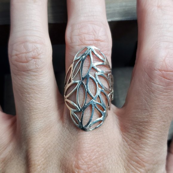 Jewelry - Size 9.75 Sterling Silver Leaf Nature Ring
